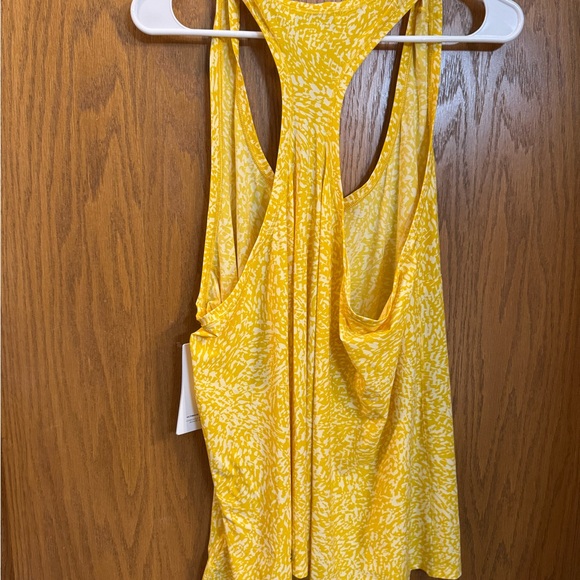 Athleta Ultimate scope tank - Picture 2 of 6